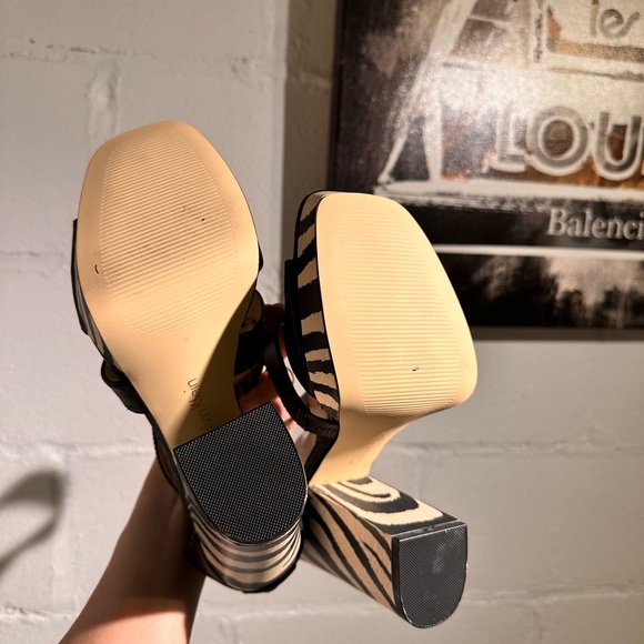 Calvin Klein Verene Zebra Wood Striped Chunky Strapy Sandal Ankle Heels Size 8 - Picture 13 of 15